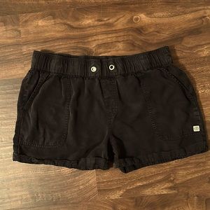 Tentree, size L black Instow Shorts. Like new. Super comfy! 100% TENCEL™ Lyocell